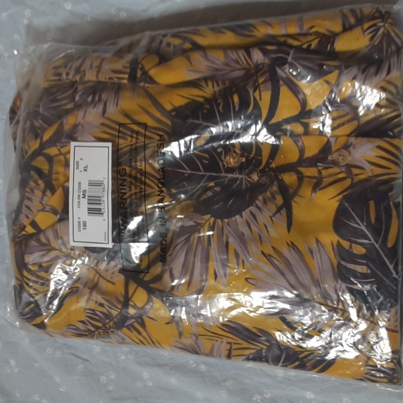 HABAND YELLOW AND GRAY FLORAL HAWAIIAN SHIRT, XL - Picture 10 of 10